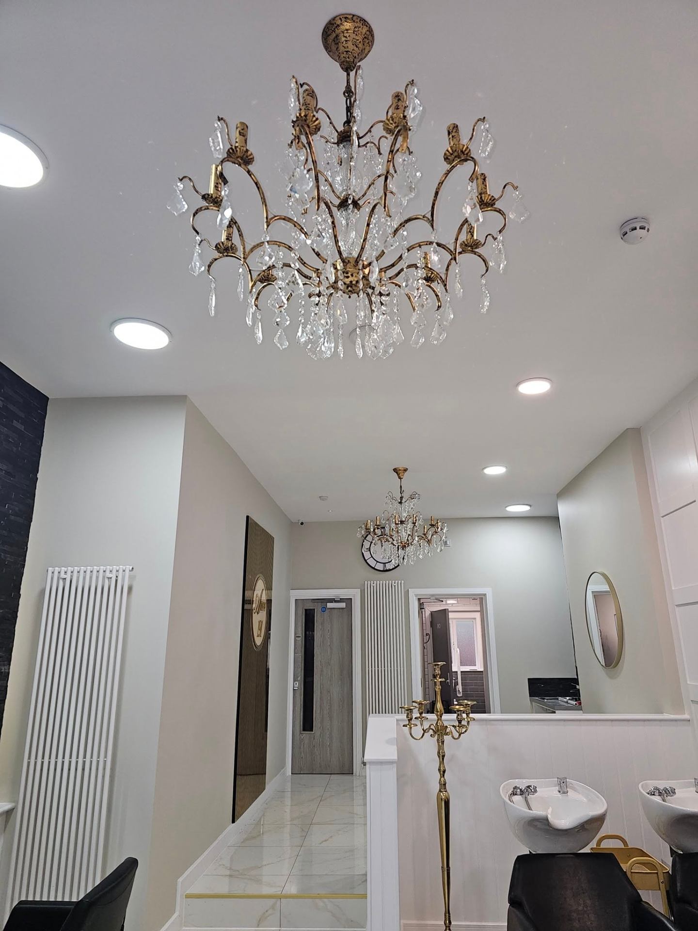 Hair salon ceiling and walls after professional repaint